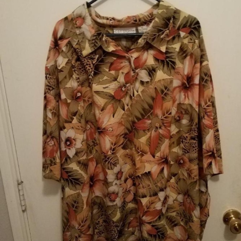 C.S.T studios women’s 5x shirt